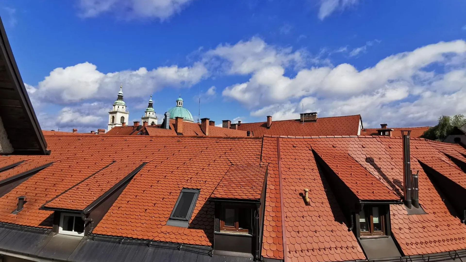 Under The Castle Apartments Ljubljana